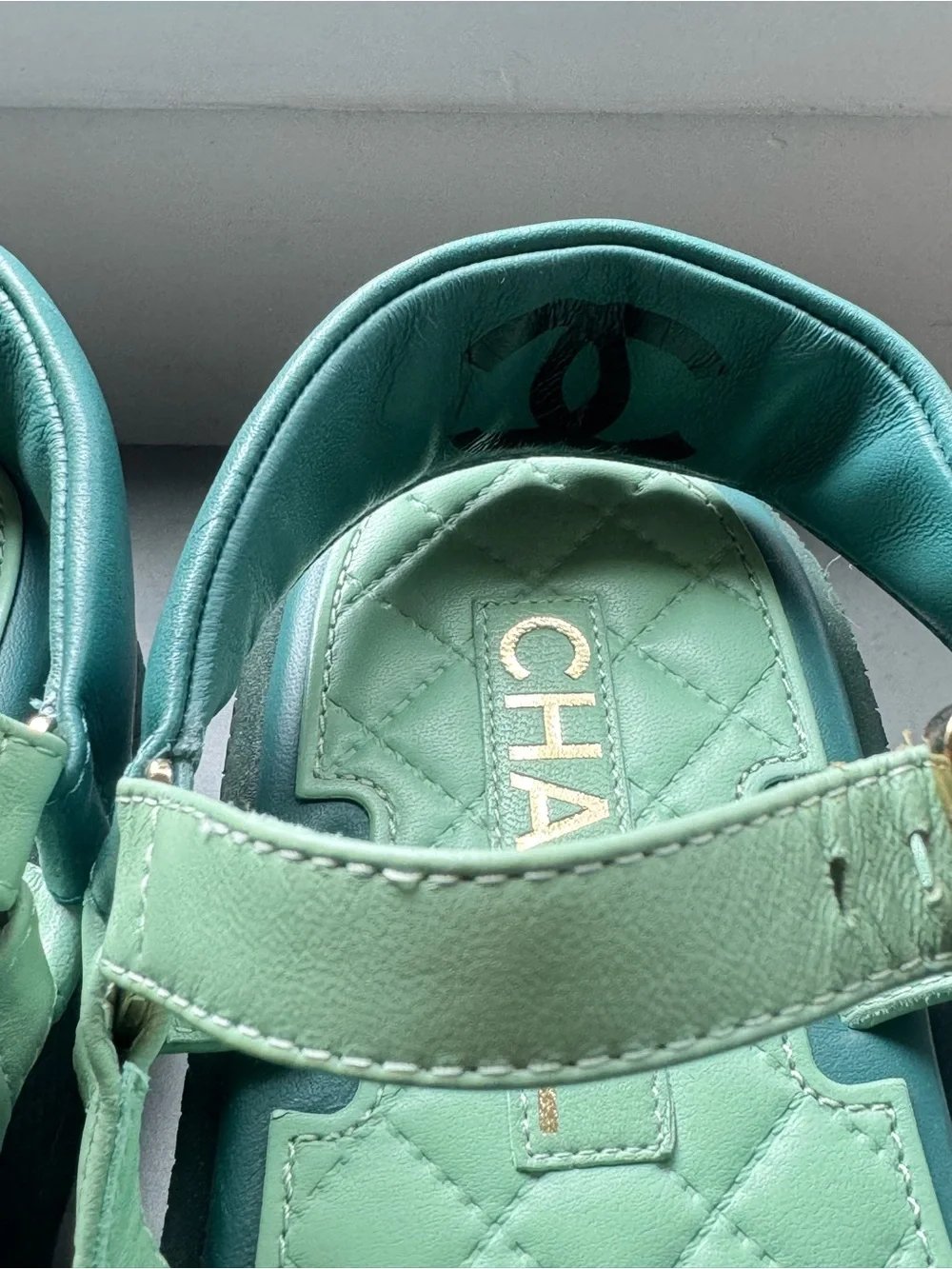 Chanel 2023 Pre-Spring Two-Tone Green Quilted Leather Sandals Size 39 with box